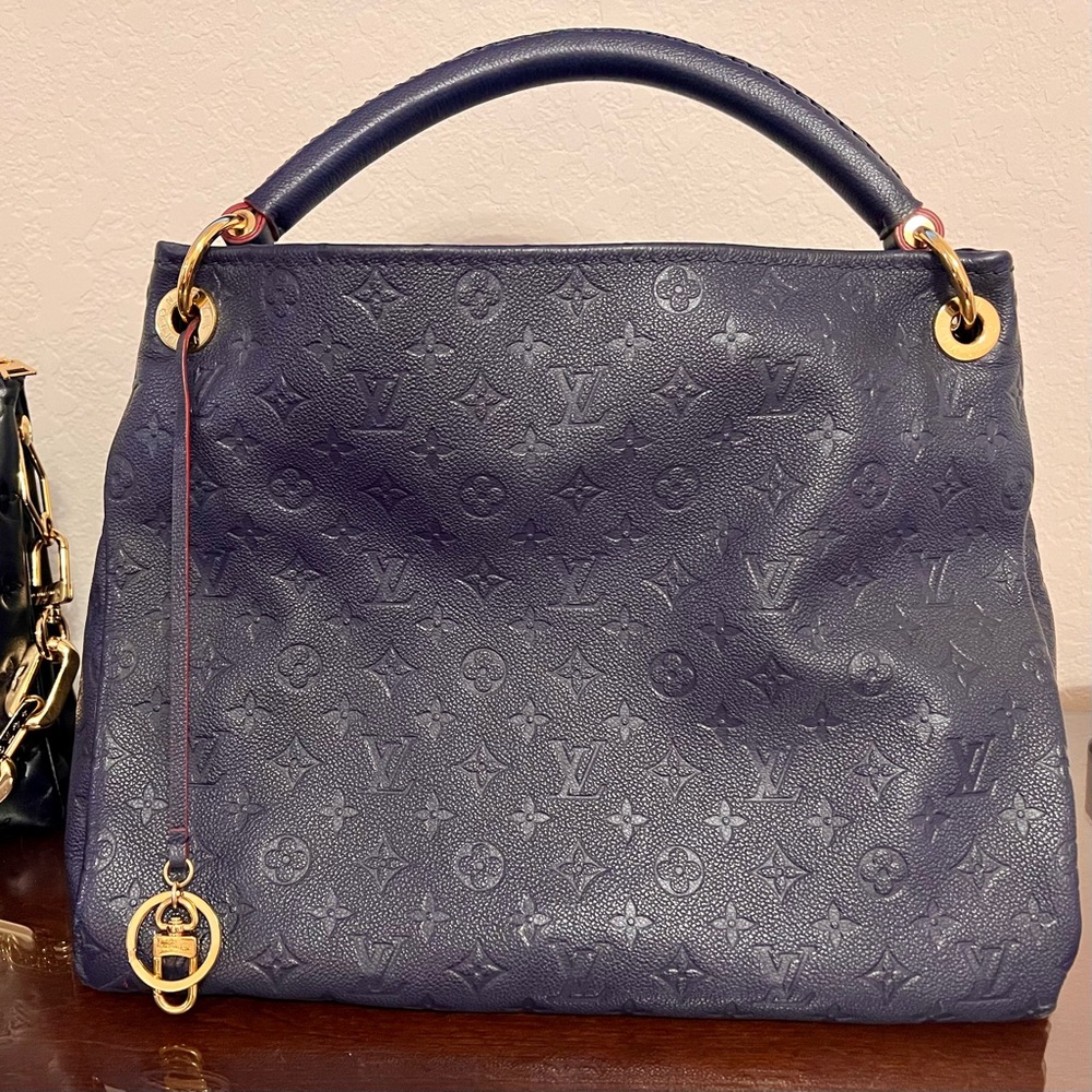 Louis Vuitton Artsy MM - Navy